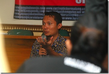 Isparmo - Pembicara Internet Marketing di sharing GANAS 2012 OMG Indonesia